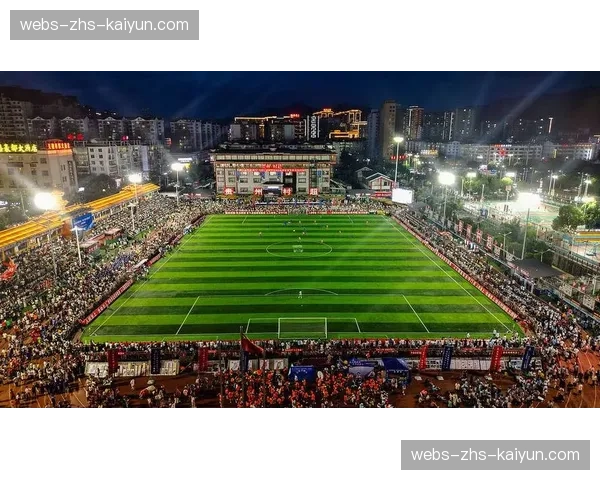 比赛日全景：保级大战球场内外，紧张与希望交织